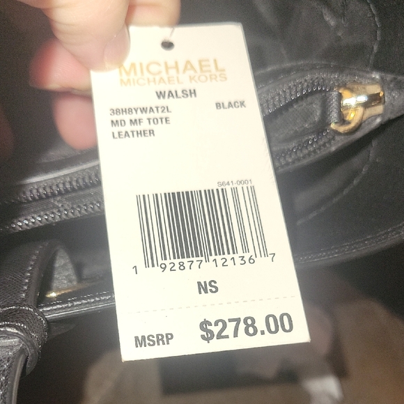 Michael Kors Walsh Black Leather Laptop Tote - Picture 6 of 9